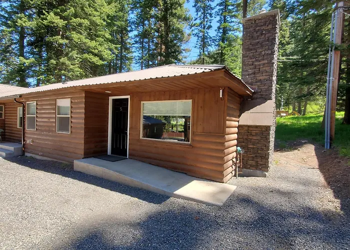 Eagle Cap Chalets